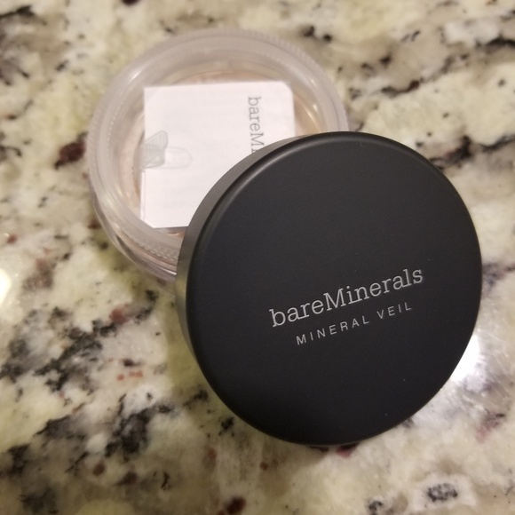 Mineral Veil Finishing Powder - Picture 2 of 3